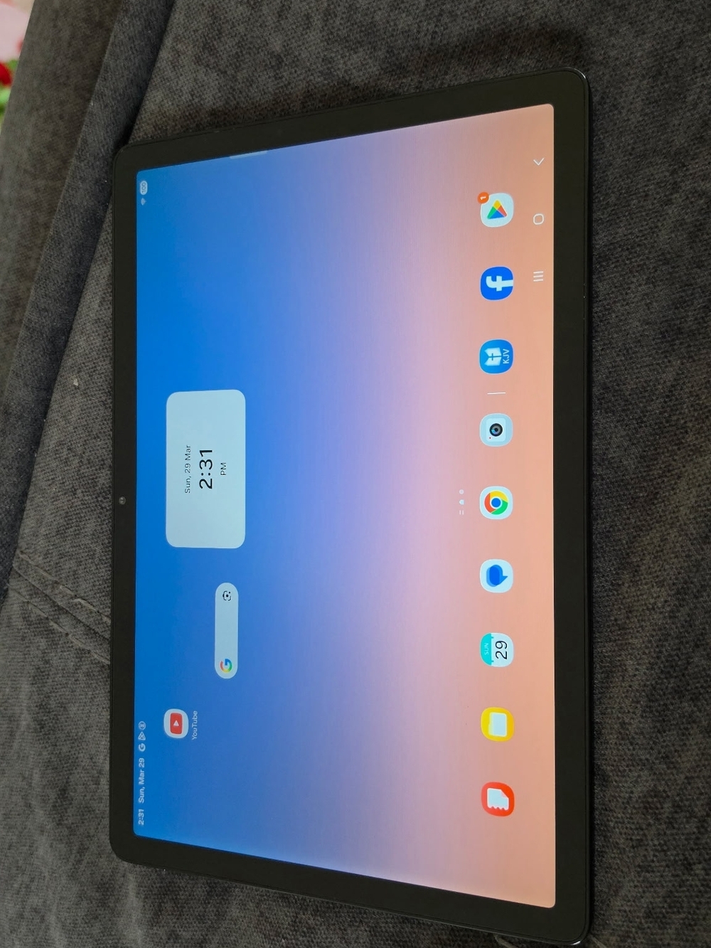 Black Samsung Galaxy Tablet - Slim Display Tablet